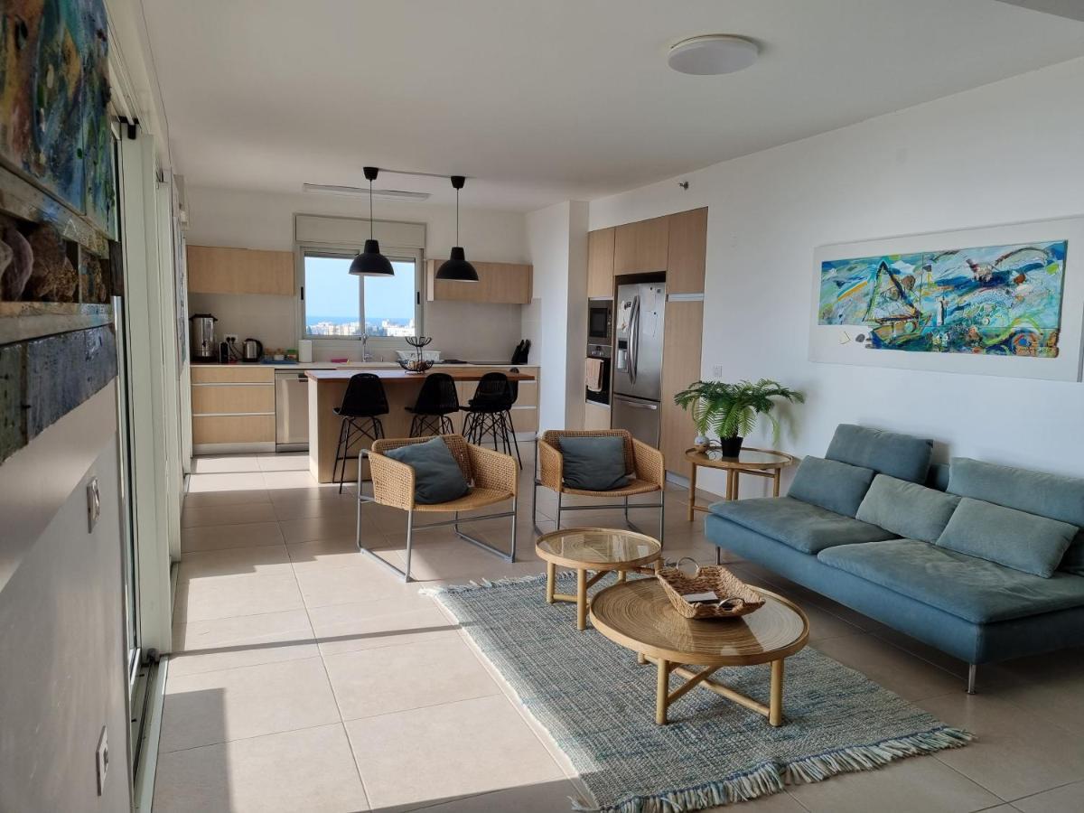 Beachfront Gallery *